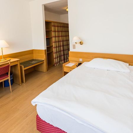 Hotel Du Rhone Сьйон Номер фото