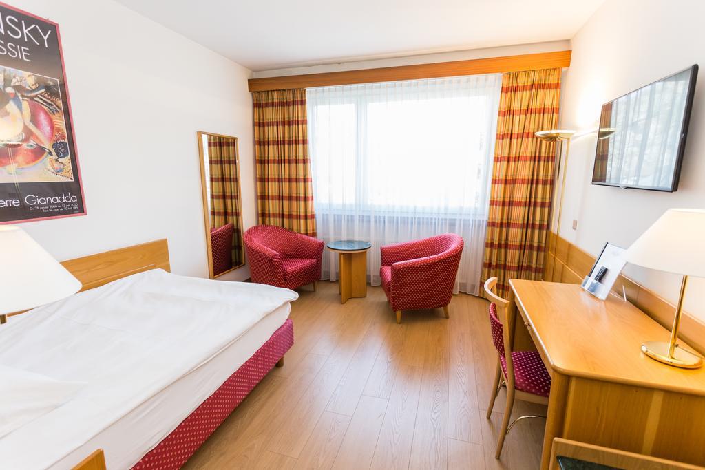 Hotel Du Rhone Сьйон Номер фото
