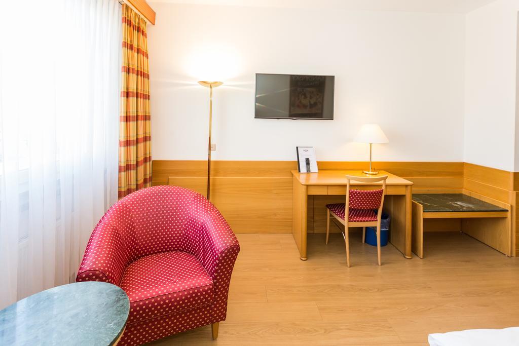 Hotel Du Rhone Сьйон Екстер'єр фото