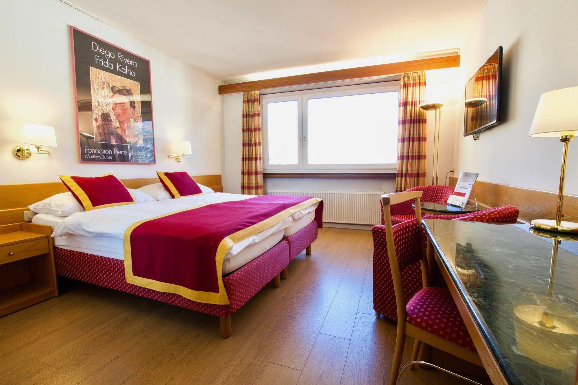Hotel Du Rhone Сьйон Екстер'єр фото