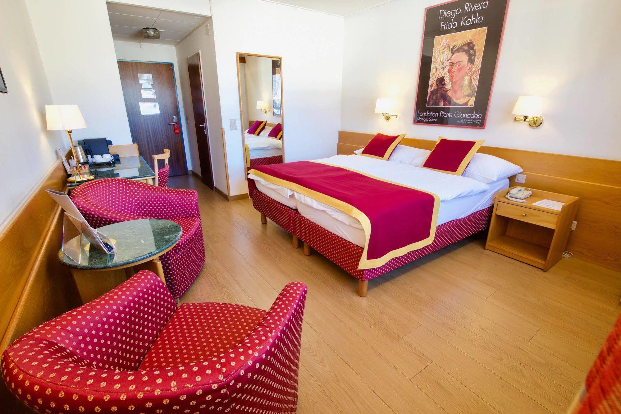 Hotel Du Rhone Сьйон Екстер'єр фото